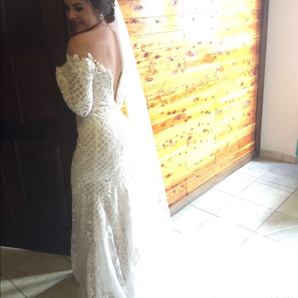 Wedding dress - Picture 3 of 4